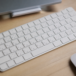 Clavier d'ordinateur avec caracteres japonais et lettres latines